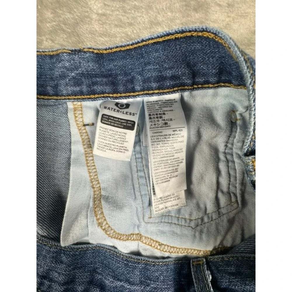Levi's Denim Shorts Mens 36 550 Relaxed Fit Mid Wash Blue Jean Shorts 550-0618